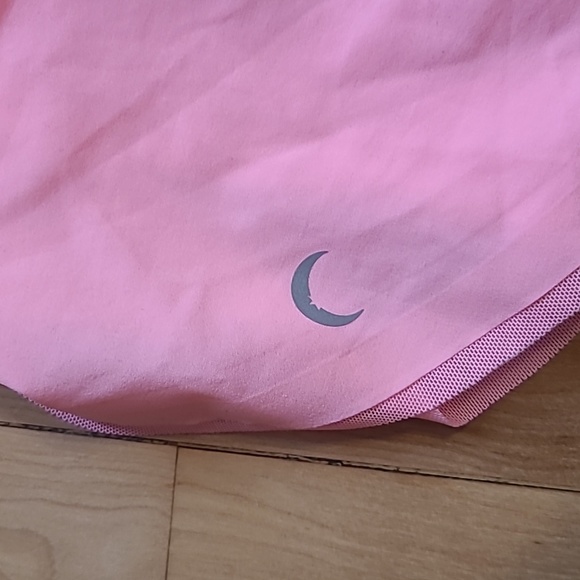 ZYIA Flow Shorts - Picture 3 of 9